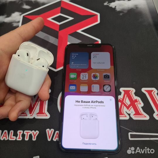 AirPods 2 Wireless Charging Case