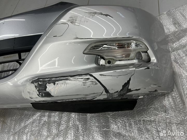 Продам бампер передний на Honda Insight