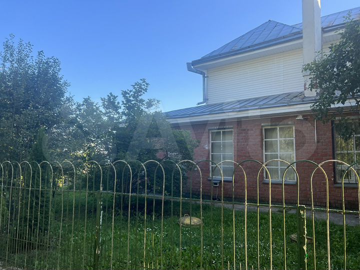 Дом 318 м² на участке 21 сот.