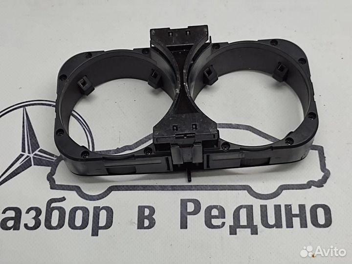 Подстаканник w221 S-class 642.930 05.2007