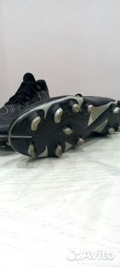 Футбольные бутсы puma