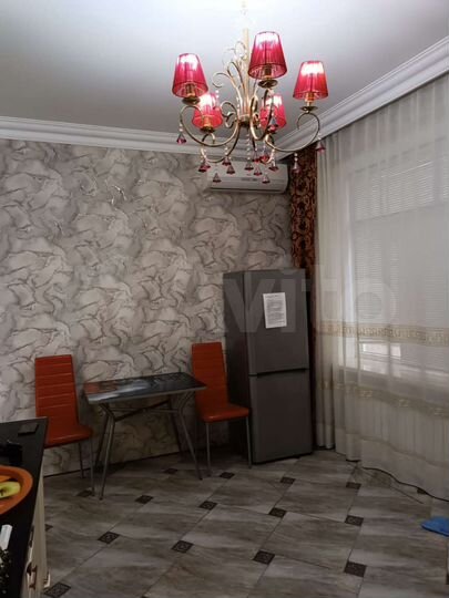 1-к. квартира, 42 м², 1/4 эт.