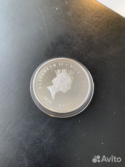 Ниуэ. 2 доллара 2010г. Лебеди