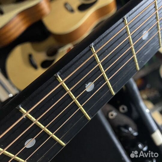 Акустическая гитара с анкером (Новая)