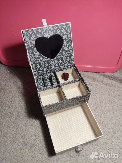 Шкатулка для украшений