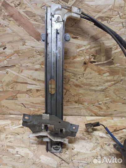 Стеклоподъемник задний правый Kia Spectra