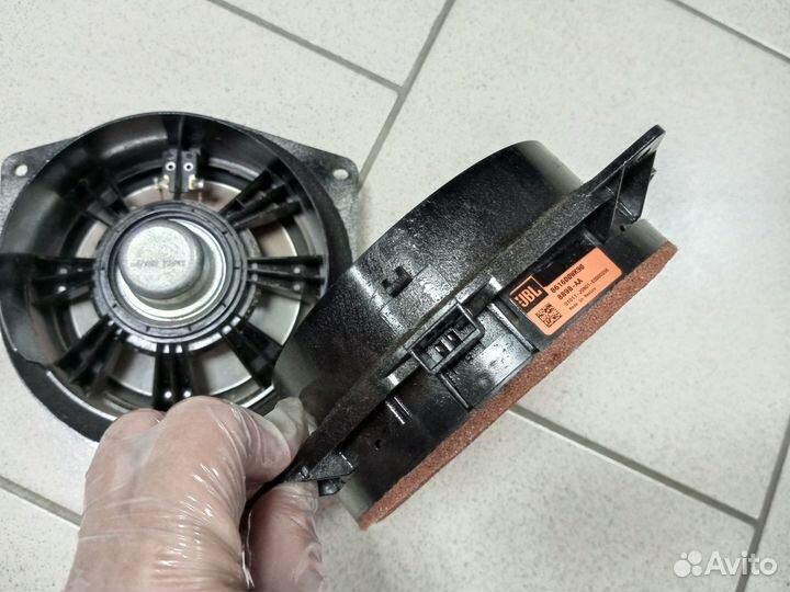 Динамик JBL задней двери Toyota Land Cruiser 200