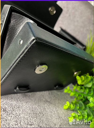 Мужская сумка из кожи через плечо