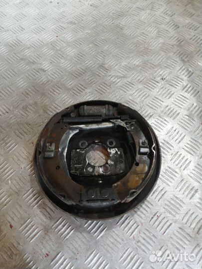 Тормозной щит задний правый Volkswagen Polo 614