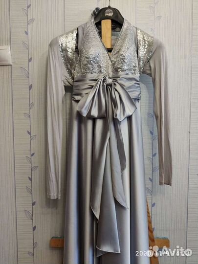 Платье вечернее