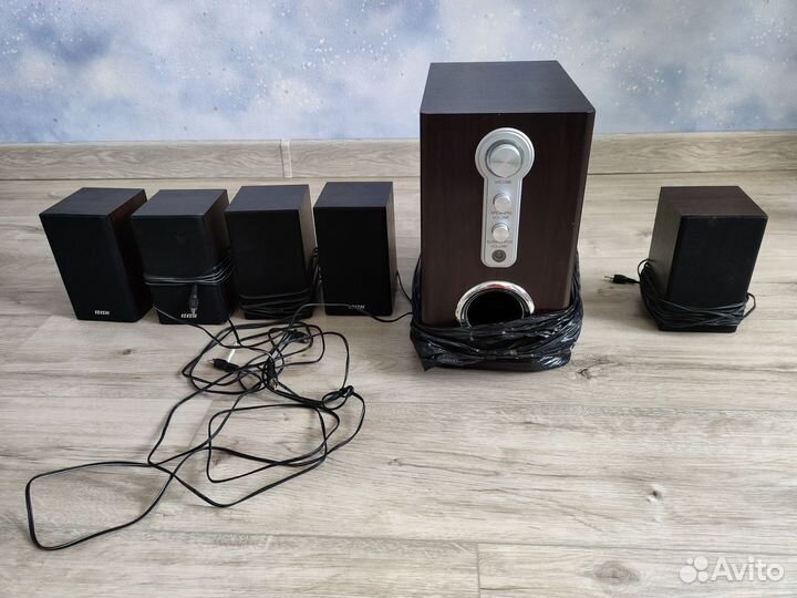 Сабвуфер и колонки bbk