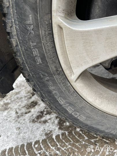 R17 Nokian Tyres Hakkapeliitta 8 205/50, PCD 5x100 DIA 15