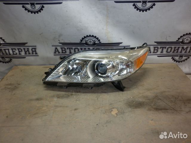 Фара левая Toyota Sienna 3 (2010 - 2020)