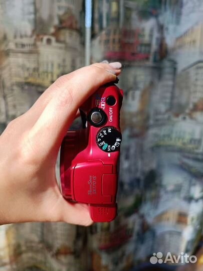 Компактный фотоаппарат canon