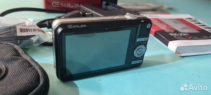 Компактный фотоаппарат casio