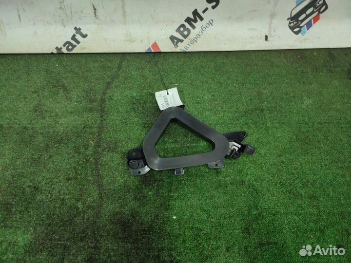 Кронштейн правый Bmw X3 F25 N20B20A 2012