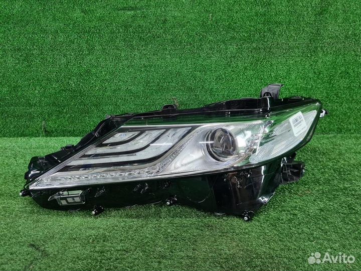 Фара левая Toyota Camry