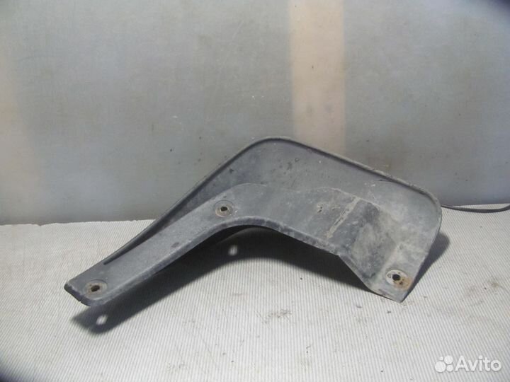 Брызговик передний левый Hyundai i30 2007-2012