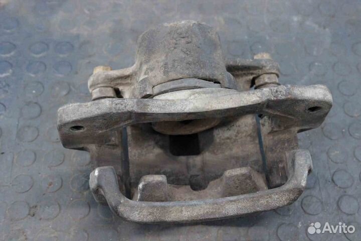 Суппорт Mazda Familia (Мазда Фамилия) BJ B2ZD3398Z