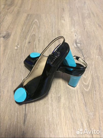 Басоножки натуральная кожа (лак) 35р