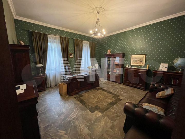 Дом 455 м² на участке 15 сот.