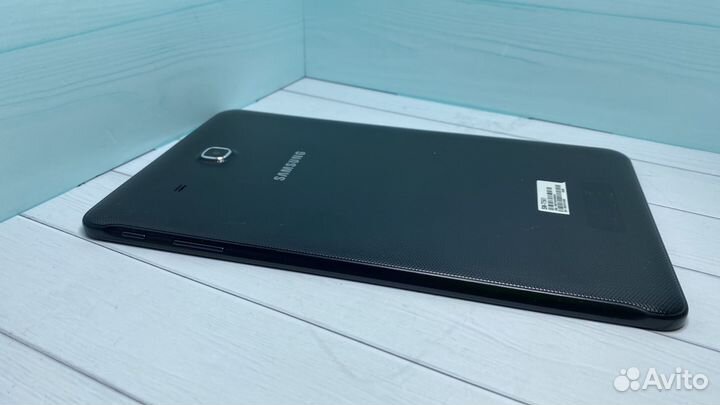 Планшет Samsung Tab E 1.5/8 3G+wifi