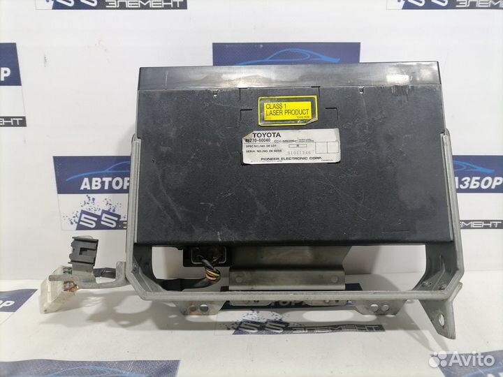 CD- чейнджер Toyota Land Cruiser 100