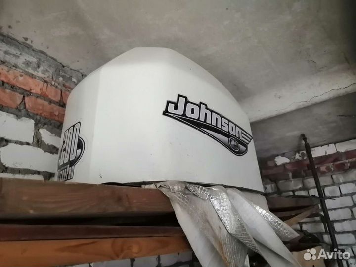 Продаю колпак на лодочный мотор джонсон 200