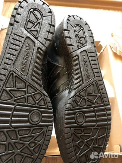 Кроссовки Adidas