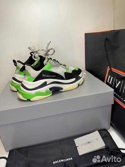 Balenciaga triple s оригинал