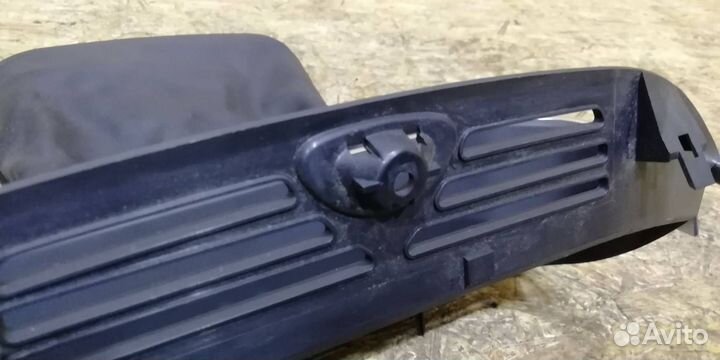 Кожух (рамка) панели приборов Land Rover 4