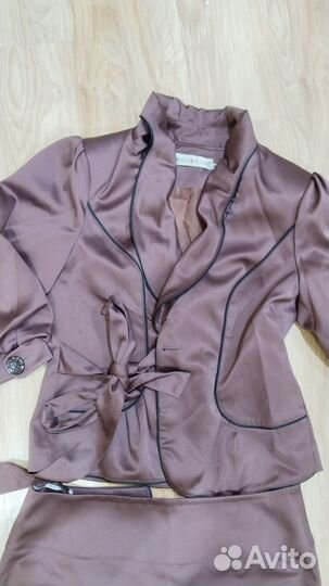 Костюм женский юбка и пиджак