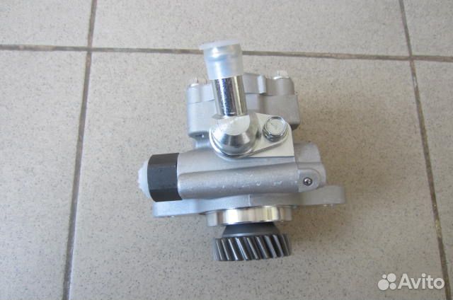 Насос гидроусилителя Toyota Land Cruiser 200