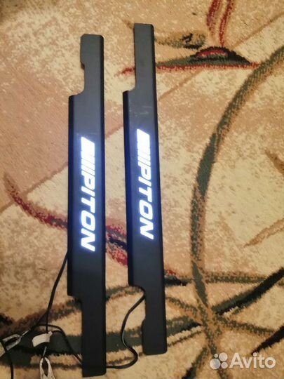 Накладки на пороги с подсветкой brabus