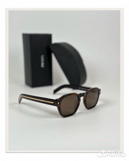 Солнечные очки prada