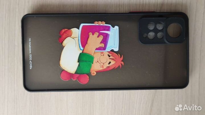 Защитный декоративный чехол для смартфона