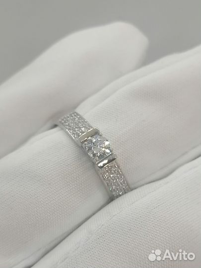 Золотое кольцо с камнем 18,5р