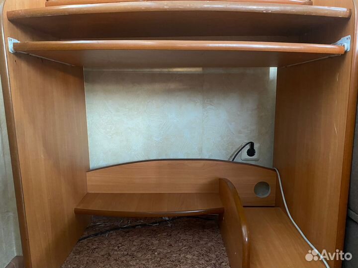 Компьютерный стол