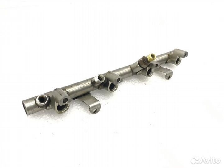 Топливная рейка передняя правая Audi A8 D3 BVJ