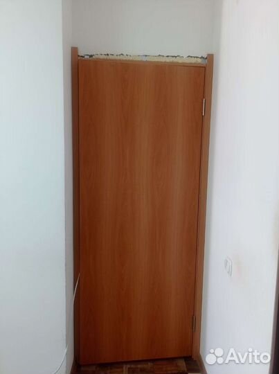 Дверь бежкомнатная одна