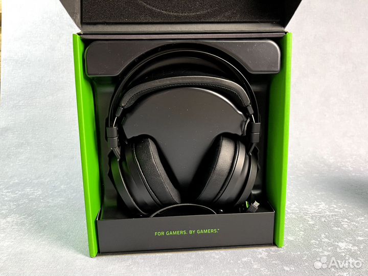 Игровые наушники Razer Nari