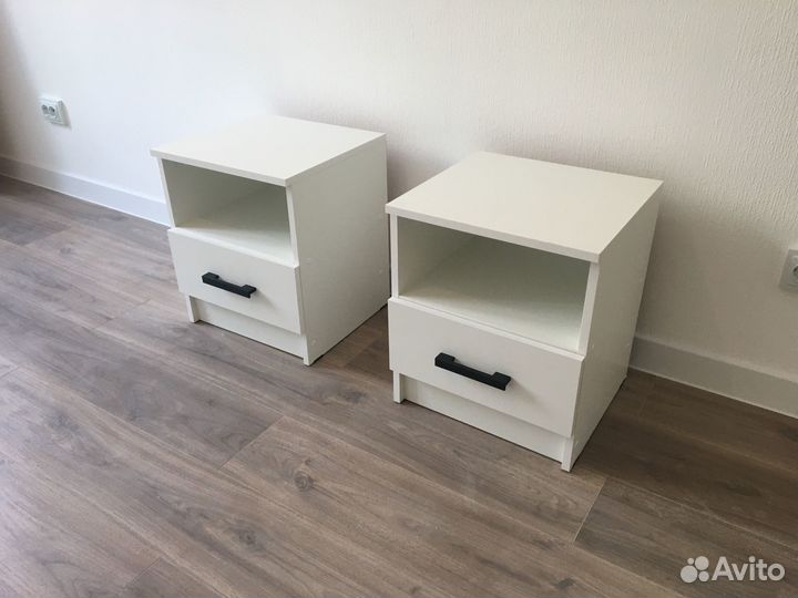 Тумба прикроватная белая