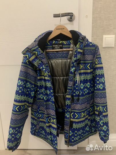 Спортивная куртка женская