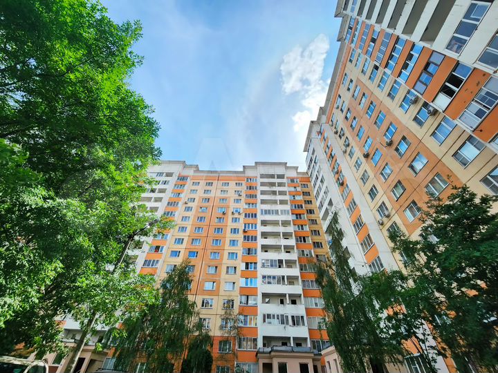 2-к. квартира, 57 м², 10/14 эт.