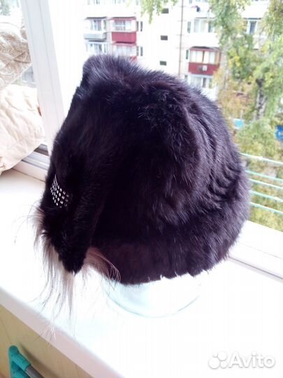 Зимняя шапка чёрная кроличья