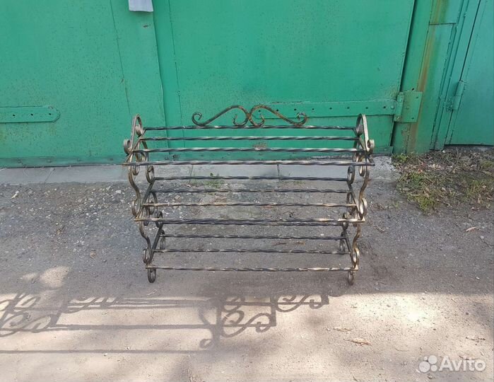 Кованая обувница трехярусная