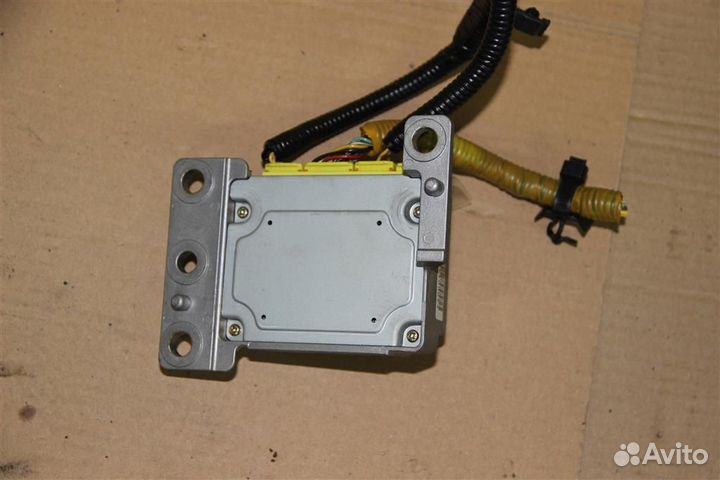 Блок управления AIR BAG Nissan R'nessa (n30) 1997