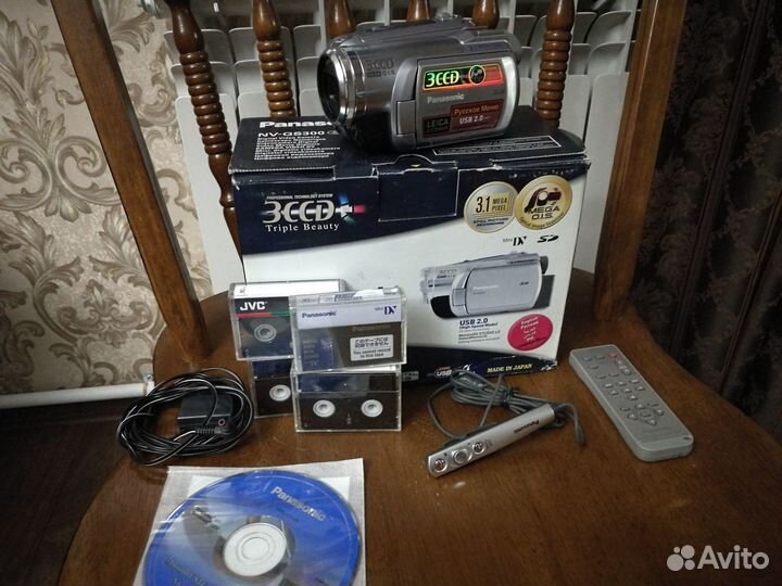 Продам видеокамеру NV-GS300