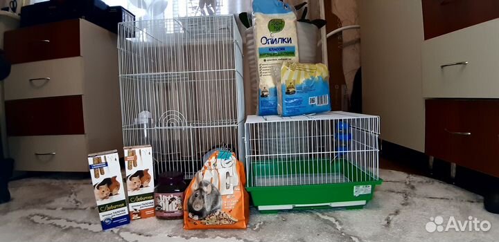 Клетка для грызунов и корм