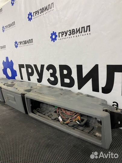 Полка над лобовым стеклом Renault T